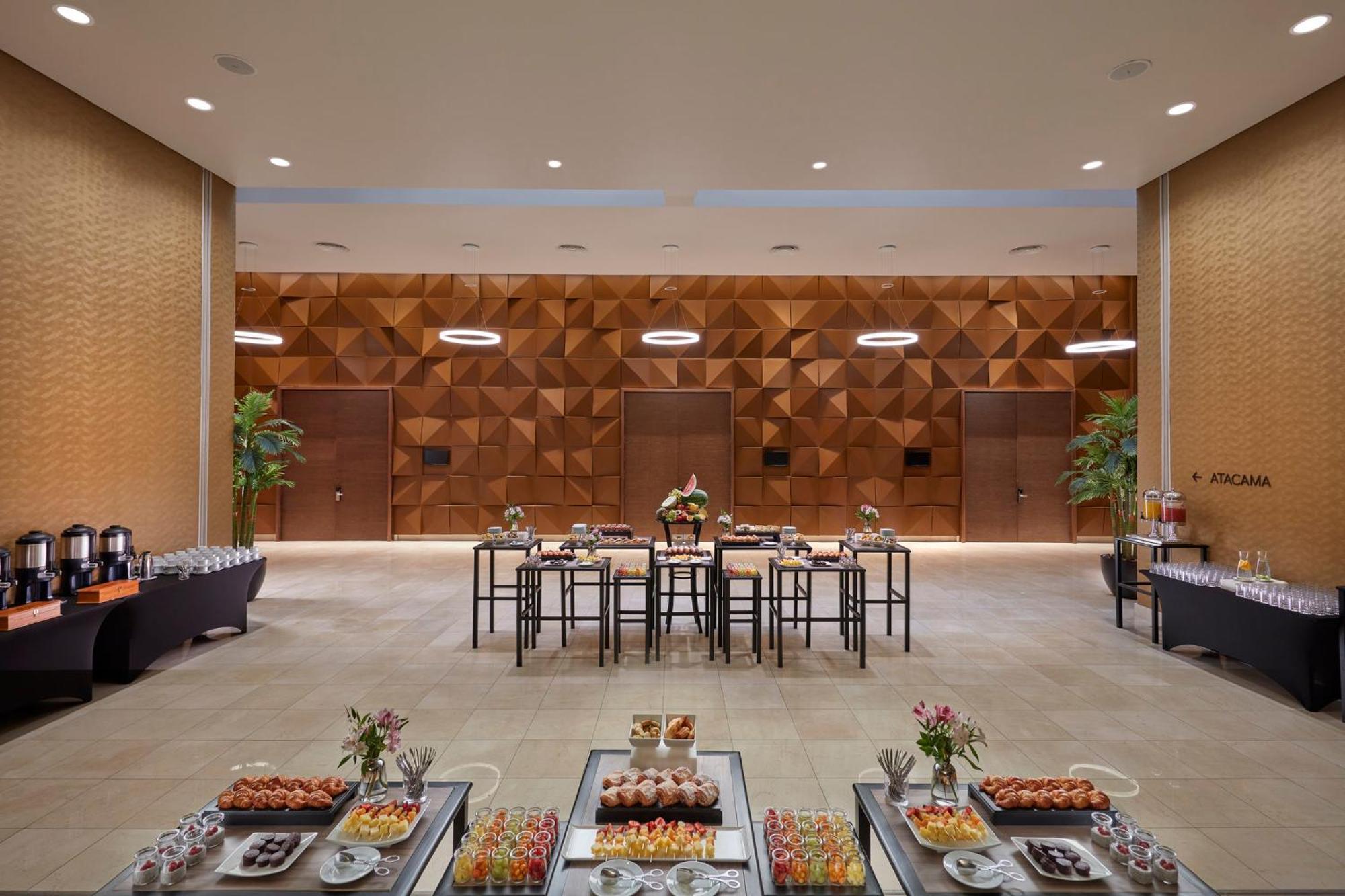 Готель Mandarin Oriental, Сантьяго Екстер'єр фото The Atrium
