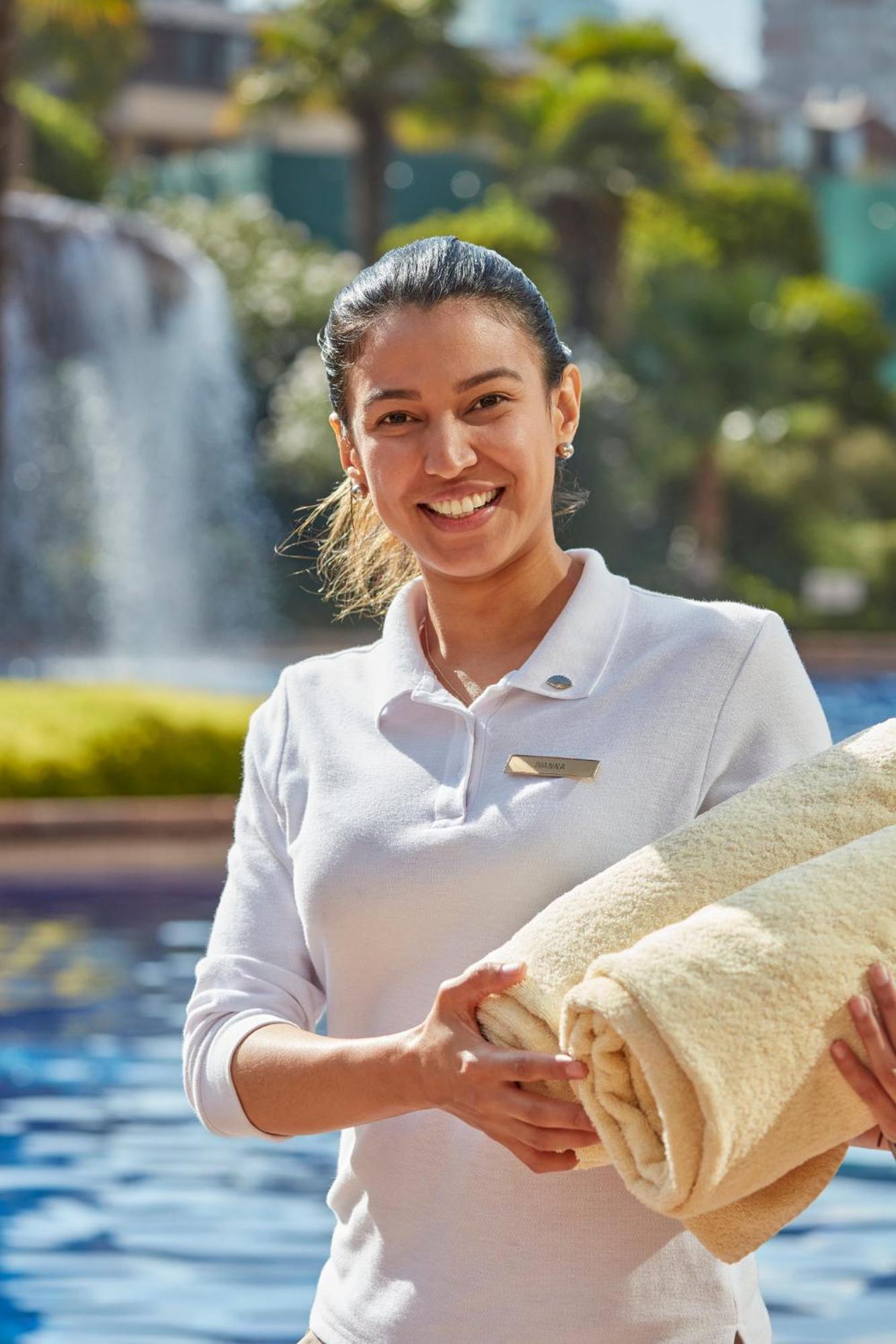Готель Mandarin Oriental, Сантьяго Екстер'єр фото A Disney cast member at Walt Disney World