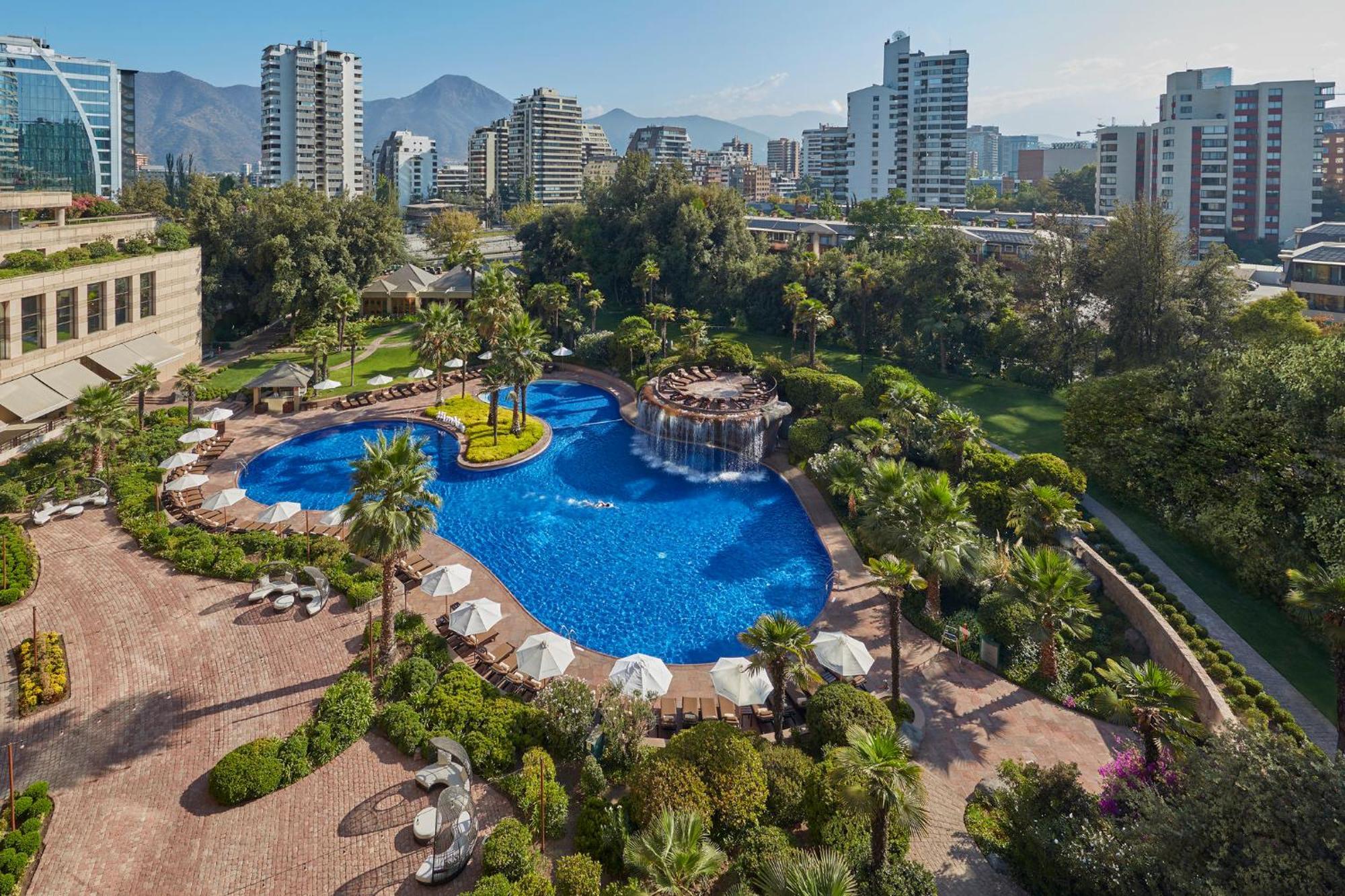 Готель Mandarin Oriental, Сантьяго Екстер'єр фото The pool at the JW Marriott Santiago